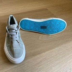 NWB Women's Blowfish Malibu Clay Sneakers